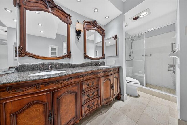 Building Photo - 20185 E Country Club Dr