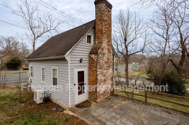 Building Photo - 8200 Buckland Mill Rd