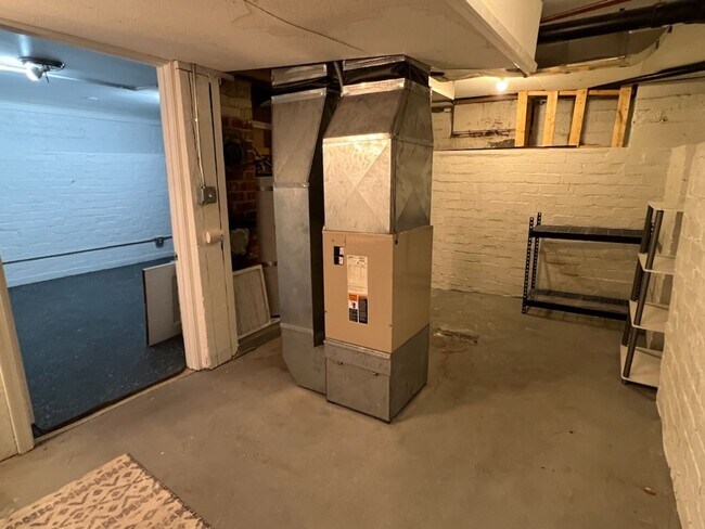 Building Photo - Spacious 3+ bed/2 bath home! Large fenced yard, garage, shed, w/d, a/c, d/w & more!