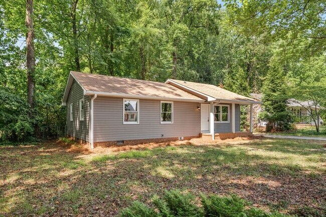 Building Photo - Great Location off of South Holden Road. 3 Bedroom 2 Bathroom Home.