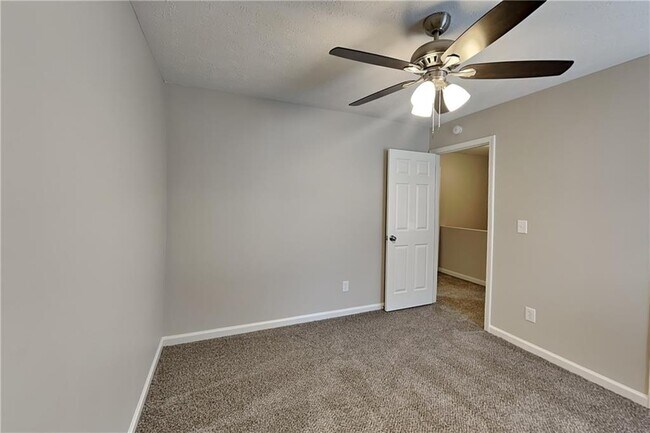 Building Photo - 2234 Oakland Spring Dr