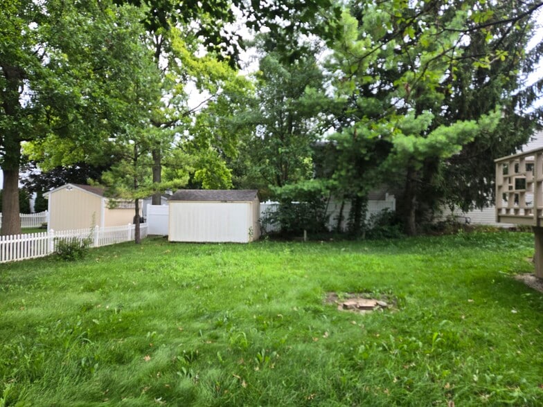 Building Photo - 7857 Cobdon Ave