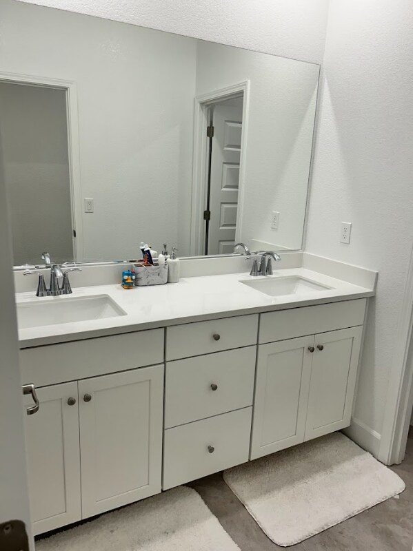 Building Photo - 1000 Caraballo Dr