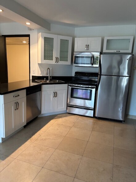 #307 - 3949 Los Feliz Blvd