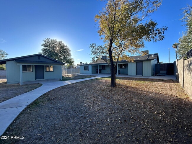 Building Photo - 1126 W Oxford Dr