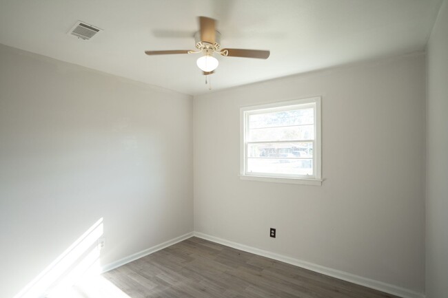 Building Photo - 3321 Young Forest Dr