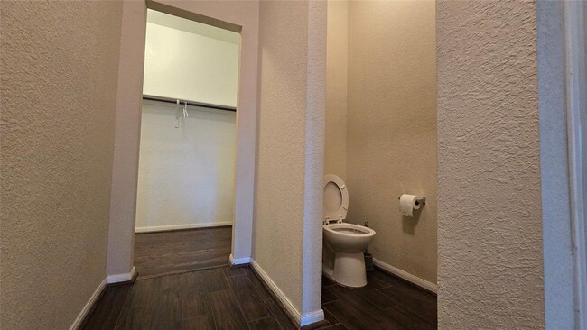 Building Photo - 3204 Ortman Dr