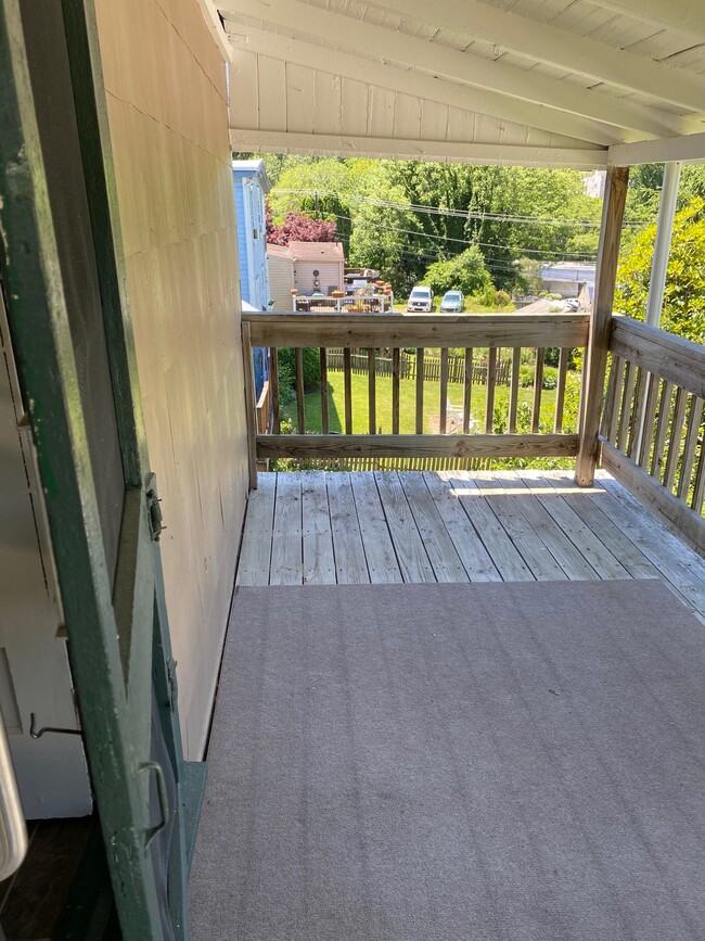 Private porch off kitchen - 2630 Mount Rd