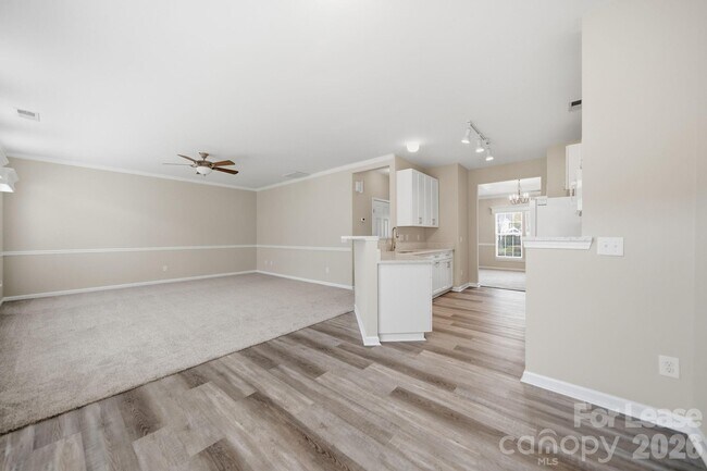 Building Photo - 514 Turning Leaf Way