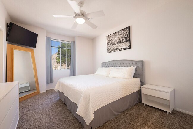 Building Photo - FULLY FURNISHED 2 BEDROOM CONDO IN THE NW WITH ATTACHED 2 CAR GARAGE