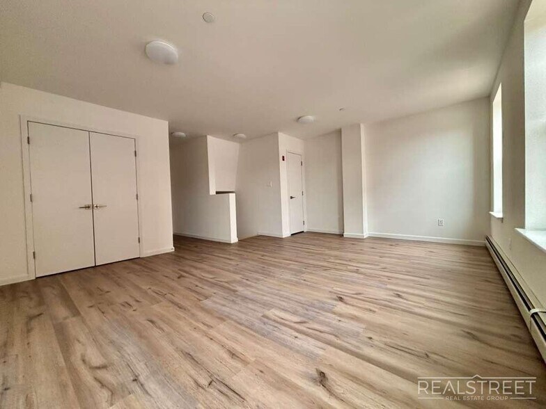 Building Photo - Malcolm X