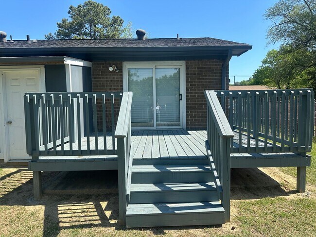 Building Photo - Coming Soon! Durham Gem with Fenced Yard & Deck