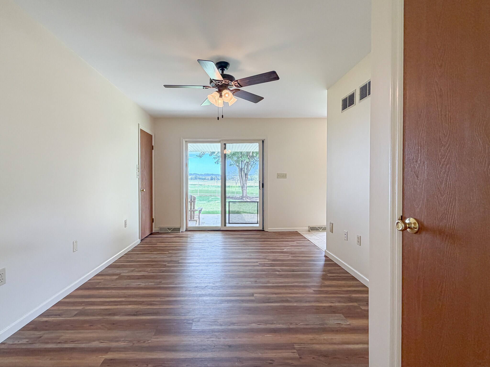 Building Photo - 340 Woodchuck Dr