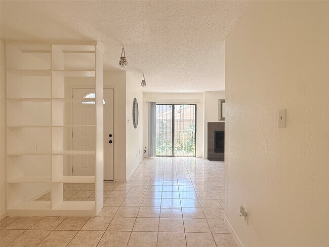 Building Photo - 6701 Sands Point Dr