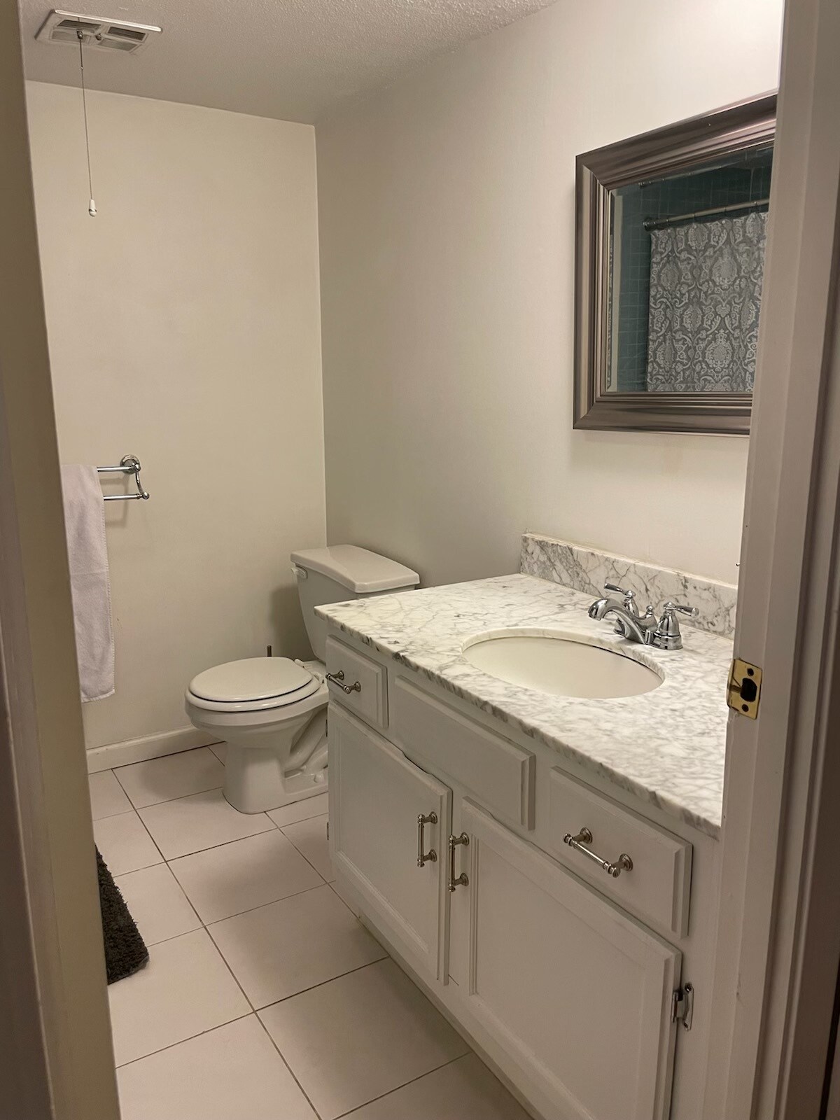 Building Photo - 35 Jamestown Dr