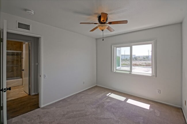 Building Photo - Bright & Spacious, 4BR3BA Home in the Private, Gated Community w/ 2 Pools, Clubhouse, Playground ...