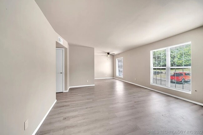 Building Photo - 6806 S Toledo Ave