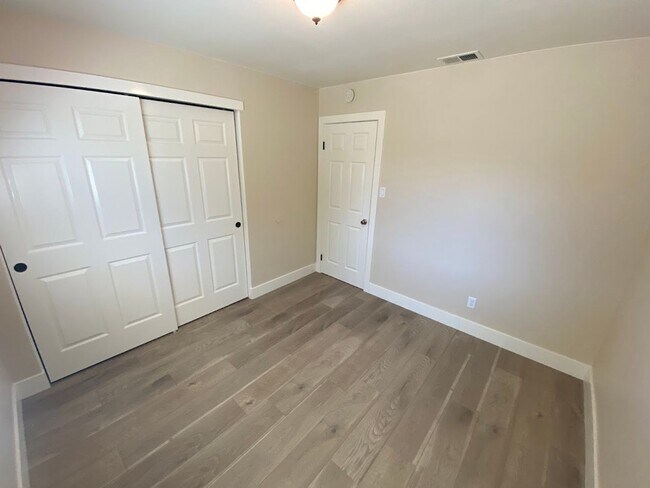 Building Photo - 4013 Andedon Cir