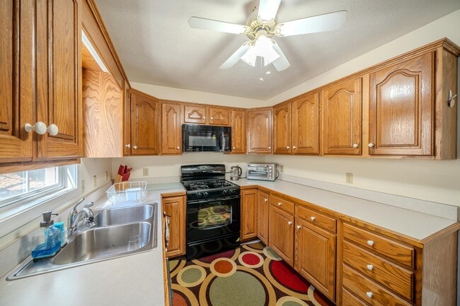 Building Photo - 474 Diana Ct