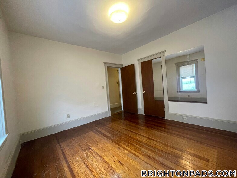 Building Photo - 62 Union St