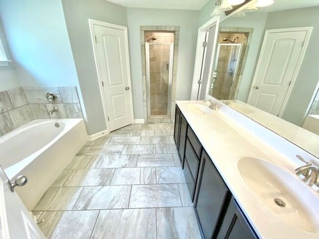 Building Photo - Now Availalbe In Horn Lake @ Nicole Place, 4-Bedroom 3 Bath Home