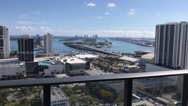 Building Photo - 1600 NE 1st Ave