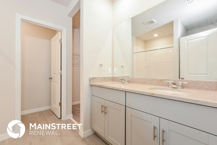 Building Photo - 1082 Oak Vly Dr