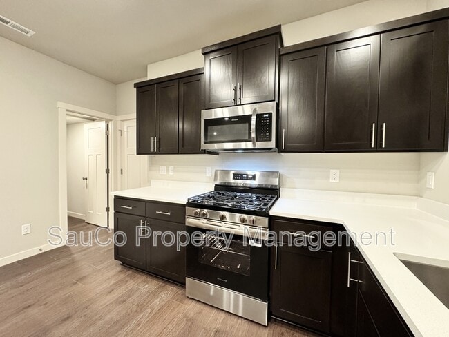 Building Photo - 7181 SE Benedict St