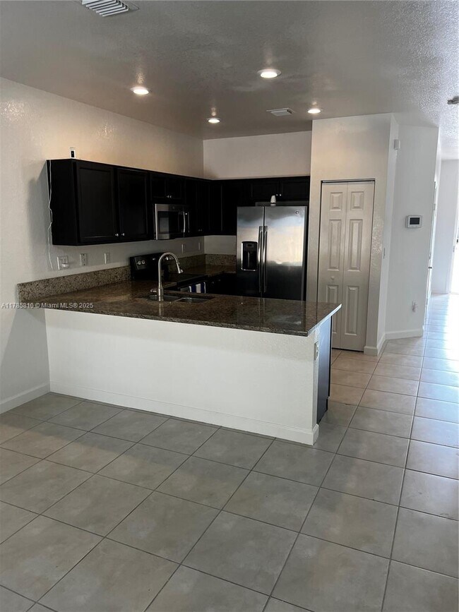 Building Photo - 152 SE 37th Ter