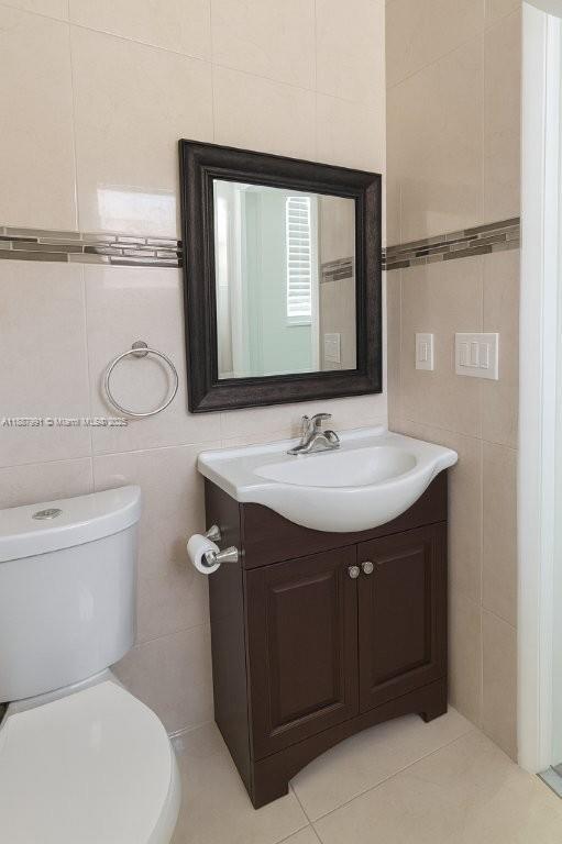 Building Photo - 2265 SW 15th St