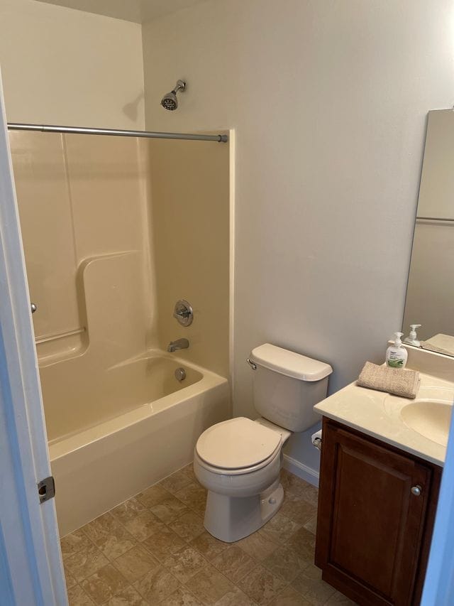 2nd Full Bathroom - 3920 Ashland Dr