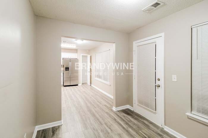 Building Photo - 204 Lossie Ln