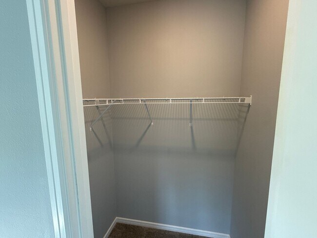 Building Photo - 12970 Brookside Moss Dr