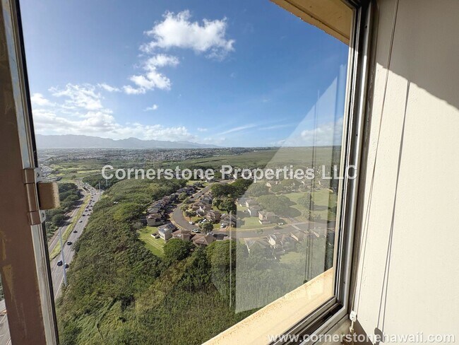 Building Photo - 1060 Kamehameha Hwy