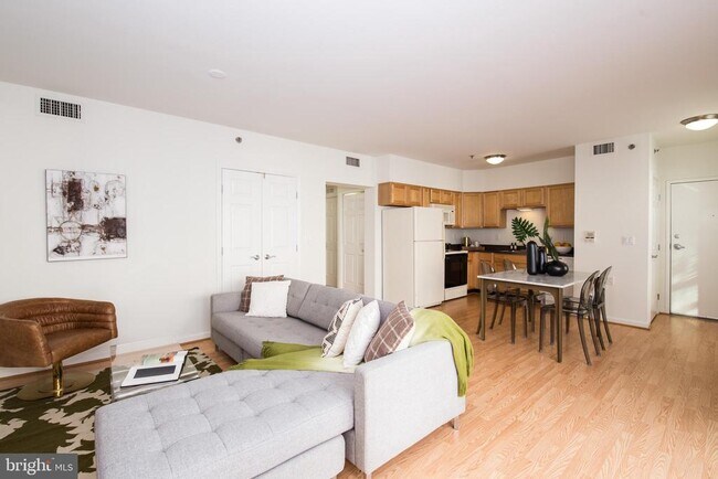 Building Photo - 1030 N 2nd St