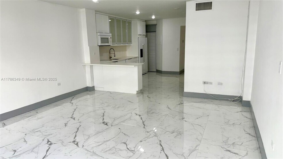 Primary Photo - 999 Brickell Bay Dr