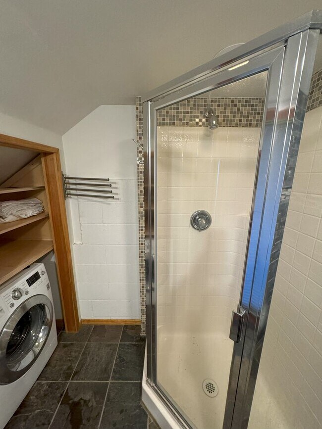 Building Photo - 2-Bed, 1-Bath Mountain Cabin Retreat with ...