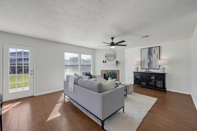 Building Photo - 15902 Arapaho Bend Ln