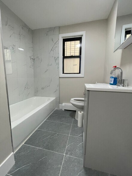 137 Wilkinson Ave 1L - 128 Wilkinson Ave