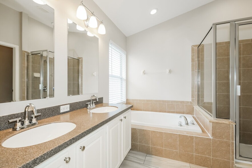Building Photo - 10124 Coldwater Loop