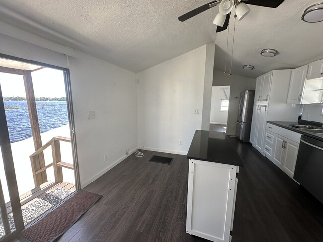 Building Photo - "Charming 1Bedroom Lake Front Mobile Home ...