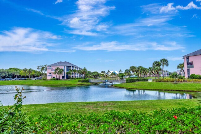 Building Photo - 353 S US Hwy 1