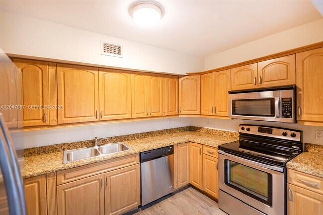Building Photo - 5451 SW 80th St