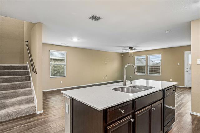 Building Photo - 1605 Fields View Dr