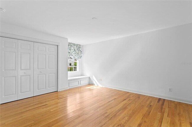 Building Photo - 4502 W Culbreath Ave
