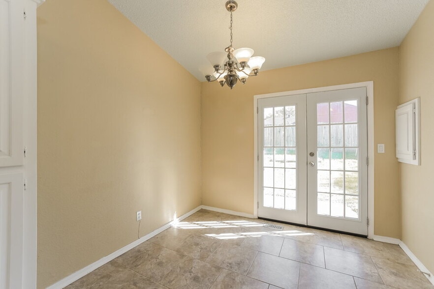 Building Photo - 616 Stoneridge Dr