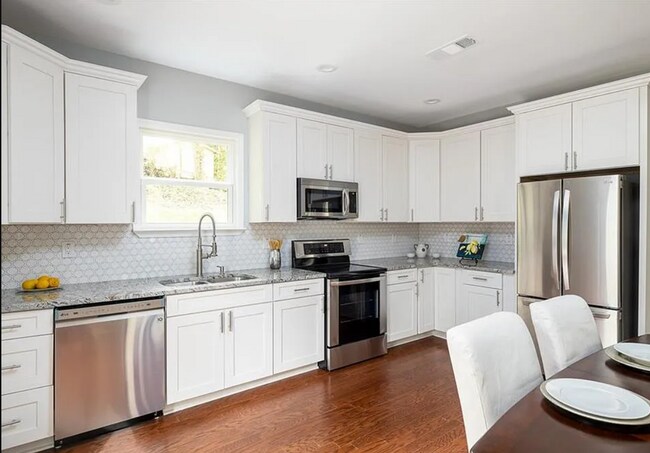 Building Photo - Spacious 5BR/3.5 BA Renovated Home Near Beltline with Off-Street Parking