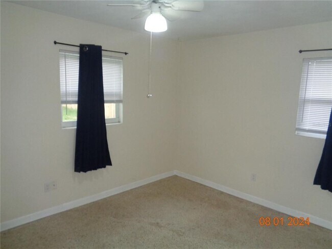Building Photo - 508 Camelia Ln