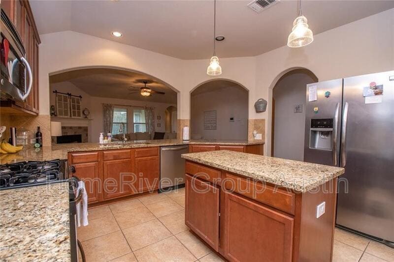 Building Photo - 4235 Fairmeadow Dr