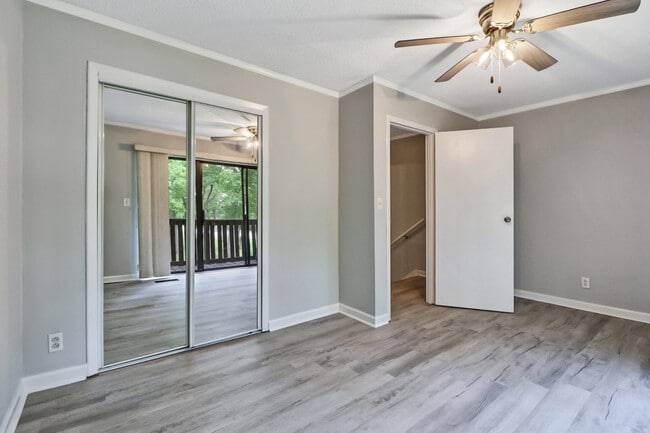 Building Photo - 40 Wilshire Heights Dr